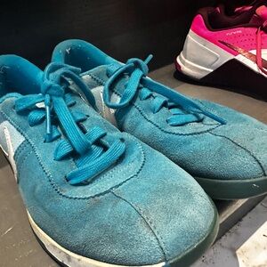 Vibrant Teal Nike Golf Shoes